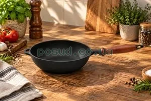 Фото товару «Сковорідка-сотейник чавунна Сітон 2460-Н, 24 × 6 см, з дерев’яною ручкою»